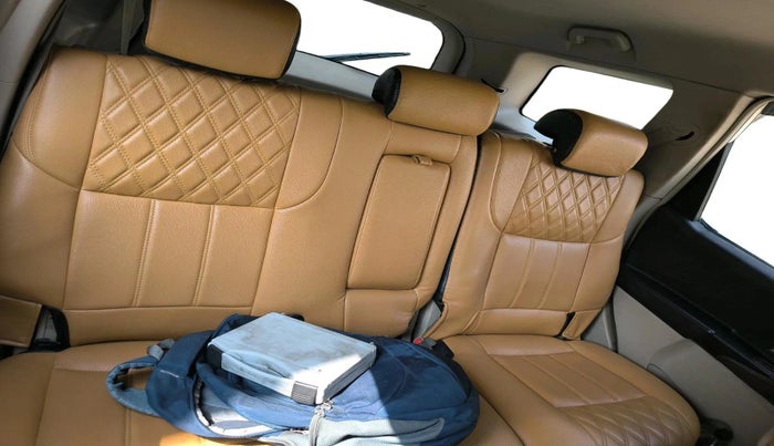 2015 Mahindra XUV500 W6, Diesel, Manual, 2,02,914 km, interior