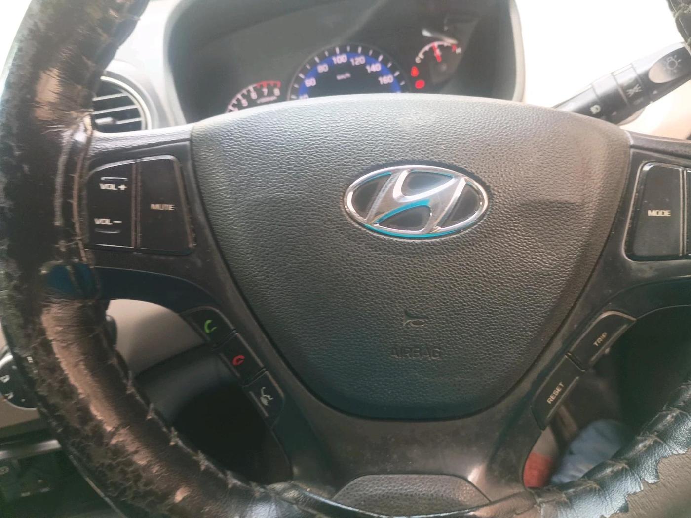 2019 Hyundai Xcent SX 1.2, Petrol, Manual, 91,195 km, interior