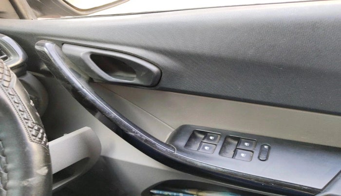 2016 Tata Tiago XT DIESEL, Diesel, Manual, 87,902 km, interior