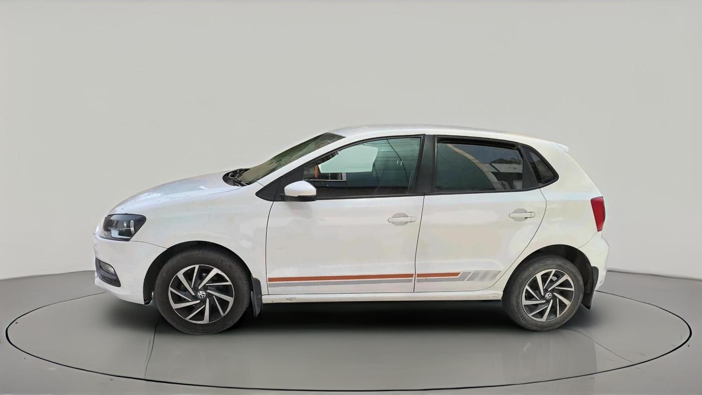 2017 Volkswagen Polo COMFORTLINE 1.2L, Petrol, Manual, 1,79,667 km, exterior