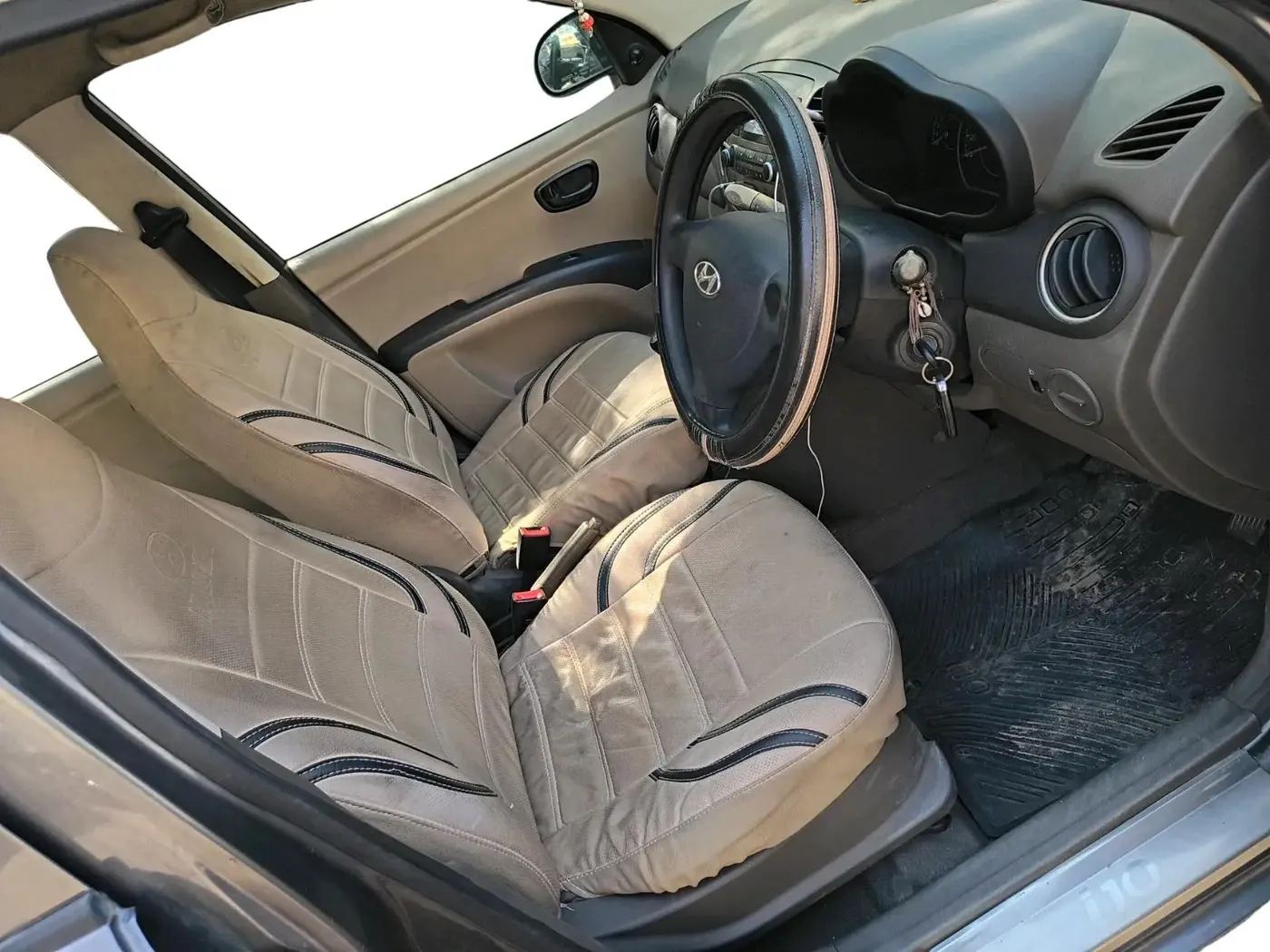 2013 Hyundai i10 ERA 1.1, Petrol, Manual, 1,28,325 km, interior