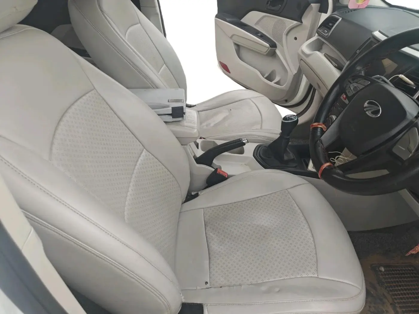 2020 Mahindra XUV300 W6 1.5 Diesel, Diesel, Manual, 84,241 km, interior