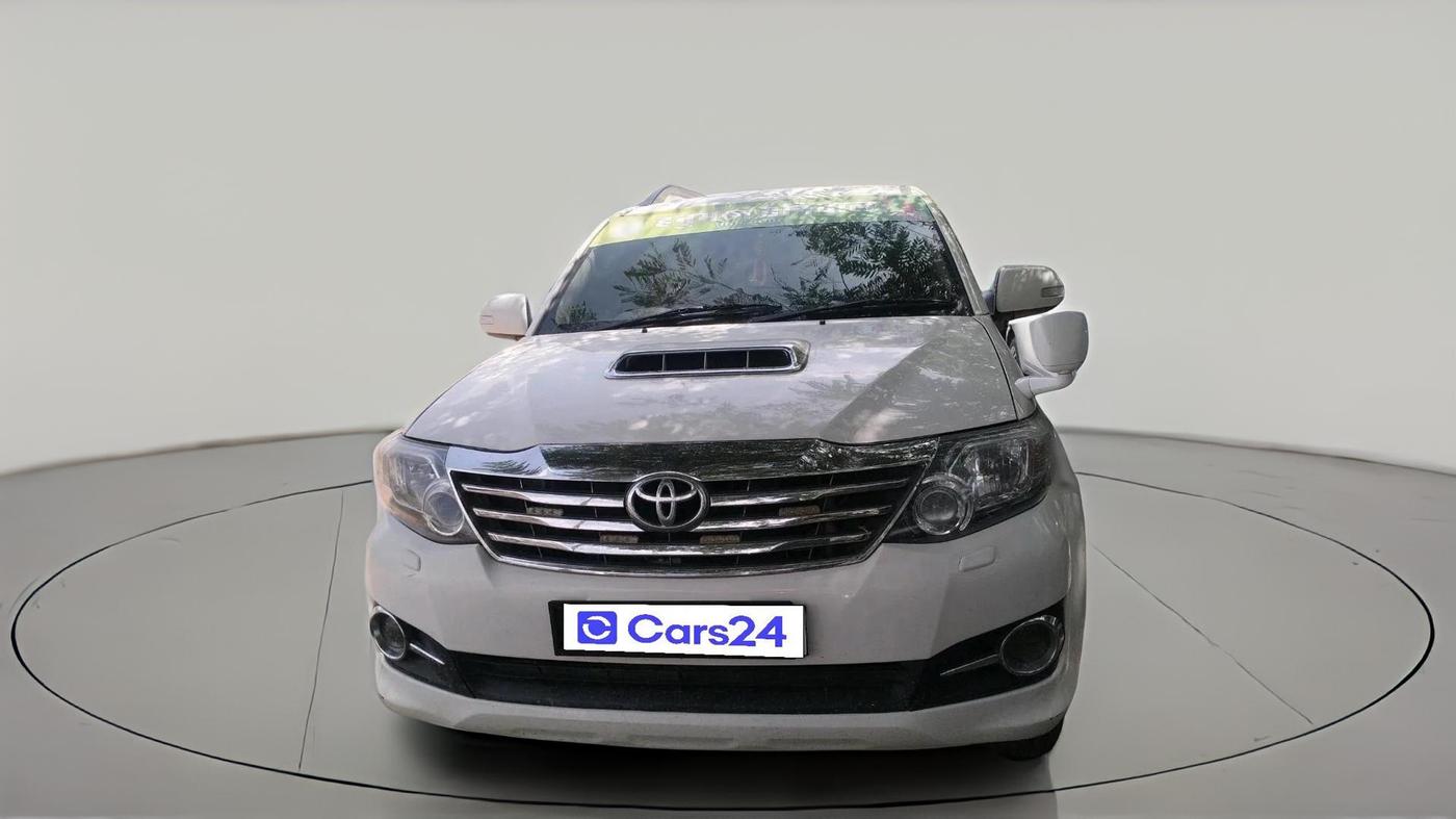 2014 Toyota Fortuner 3.0 4X4 MT, Diesel, Manual, 1,86,485 km, exterior