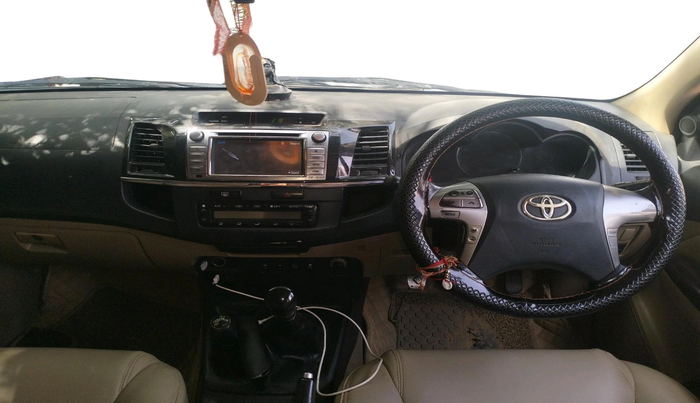 2014 Toyota Fortuner 3.0 4X4 MT, Diesel, Manual, 1,86,485 km, interior