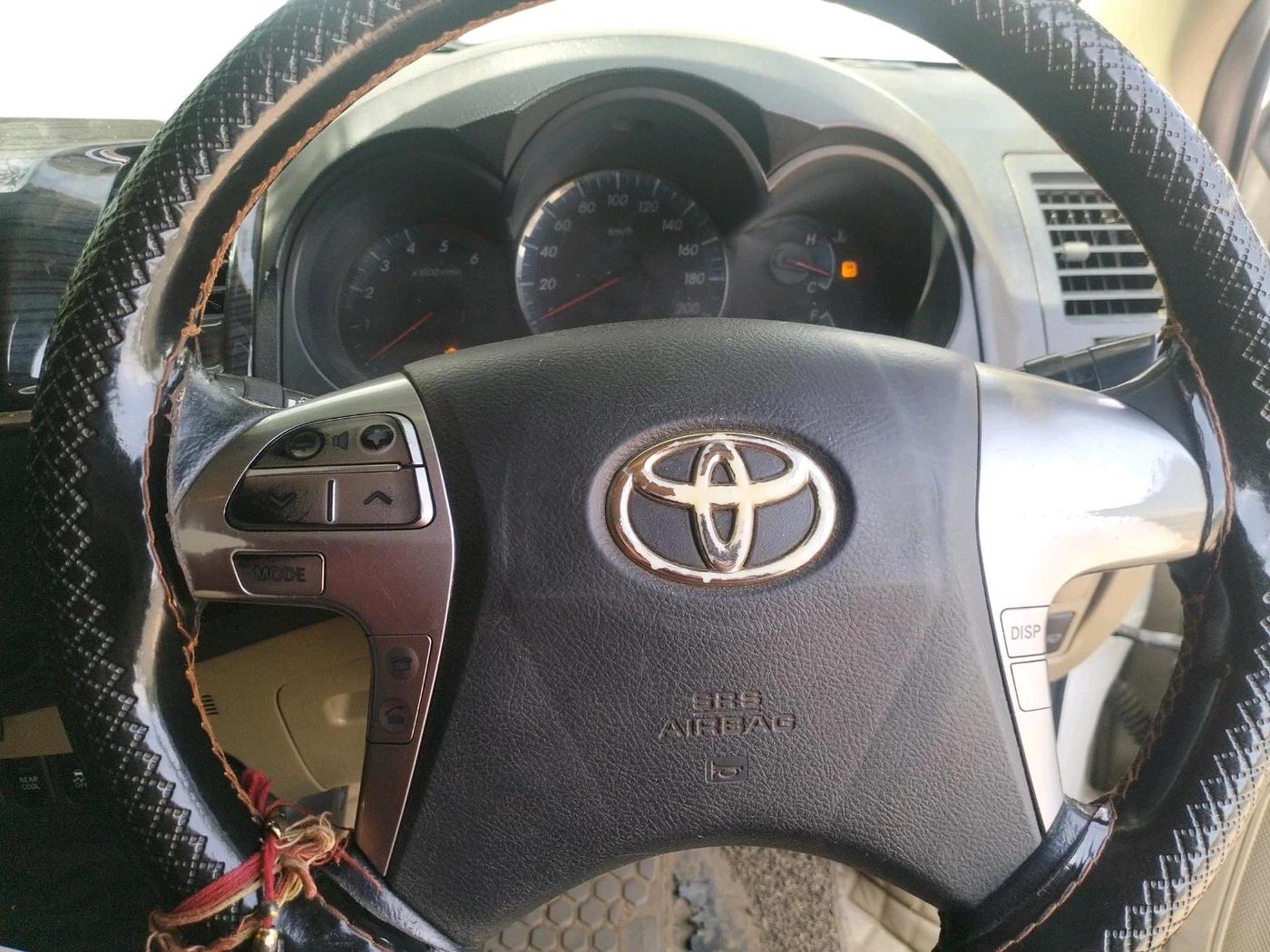 2014 Toyota Fortuner 3.0 4X4 MT, Diesel, Manual, 1,86,485 km, interior