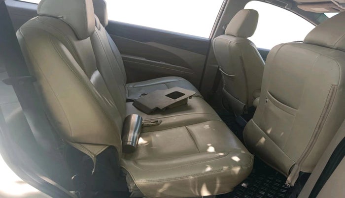 2018 Mahindra MARAZZO M2 8 STR, Diesel, Manual, 2,88,901 km, interior