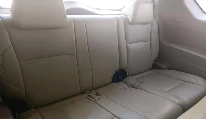 2018 Mahindra MARAZZO M2 8 STR, Diesel, Manual, 2,88,901 km, interior