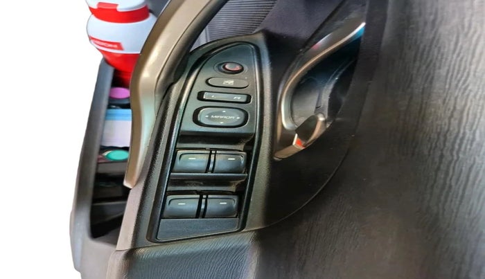 2019 Mahindra XUV500 W7 AT, Diesel, Automatic, 1,18,422 km, interior