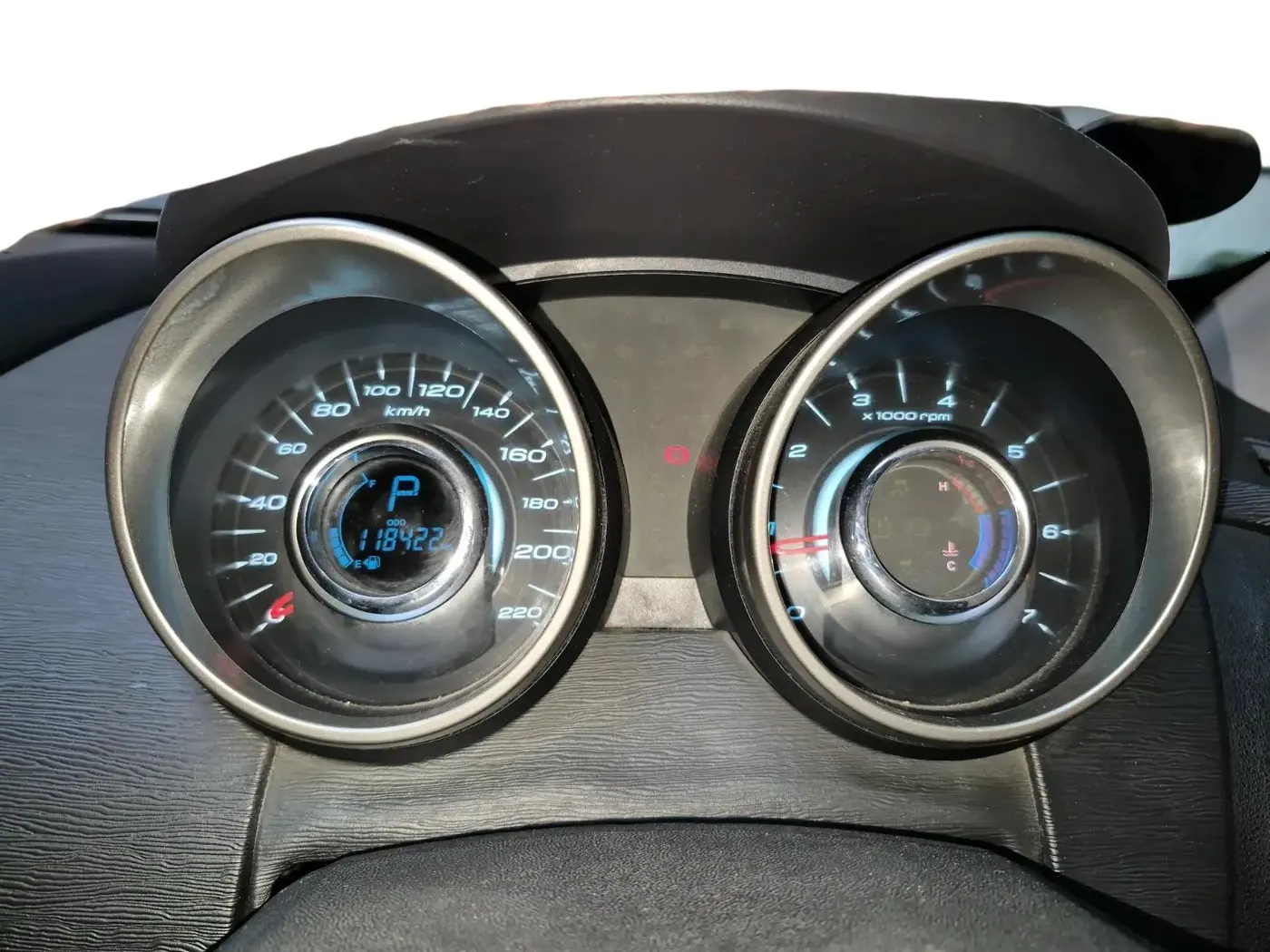 2019 Mahindra XUV500 W7 AT, Diesel, Automatic, 1,18,422 km, interior