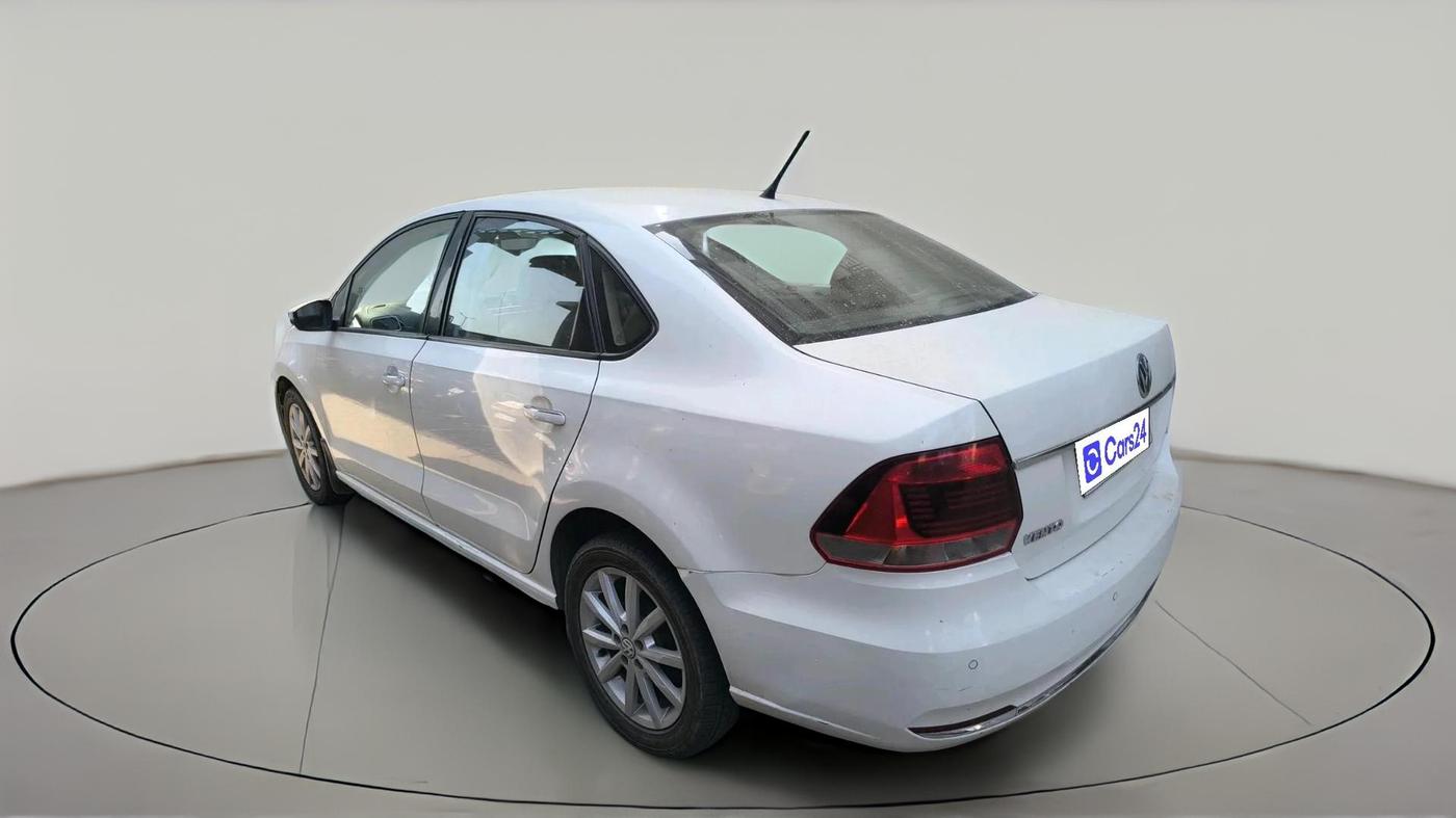 2018 Volkswagen Vento HIGHLINE PLUS 1.5 AT 16 ALLOY, Diesel, Automatic, 2,02,843 km, exterior