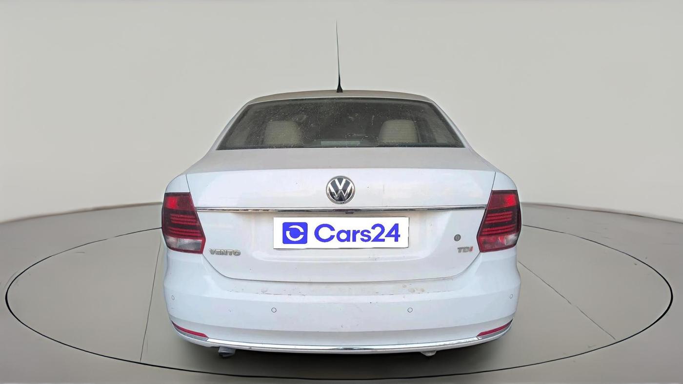 2018 Volkswagen Vento HIGHLINE PLUS 1.5 AT 16 ALLOY, Diesel, Automatic, 2,02,843 km, exterior