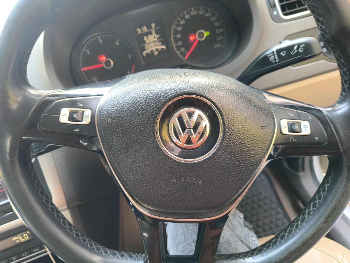 2018 Volkswagen Vento HIGHLINE PLUS 1.5 AT 16 ALLOY, Diesel, Automatic, 2,02,843 km, interior