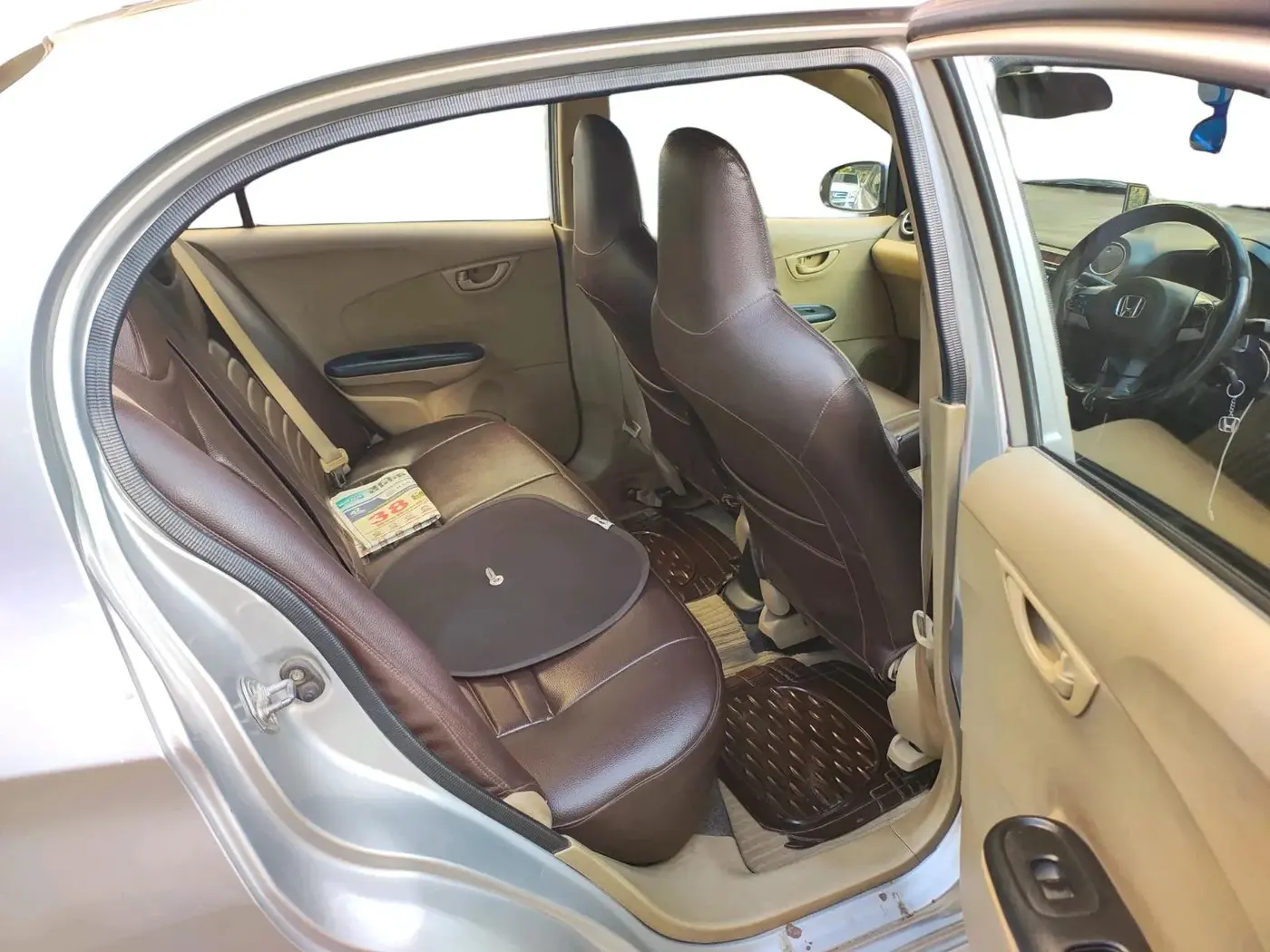 2015 Honda Amaze 1.2L I-VTEC S, Petrol, Manual, 1,11,304 km, interior
