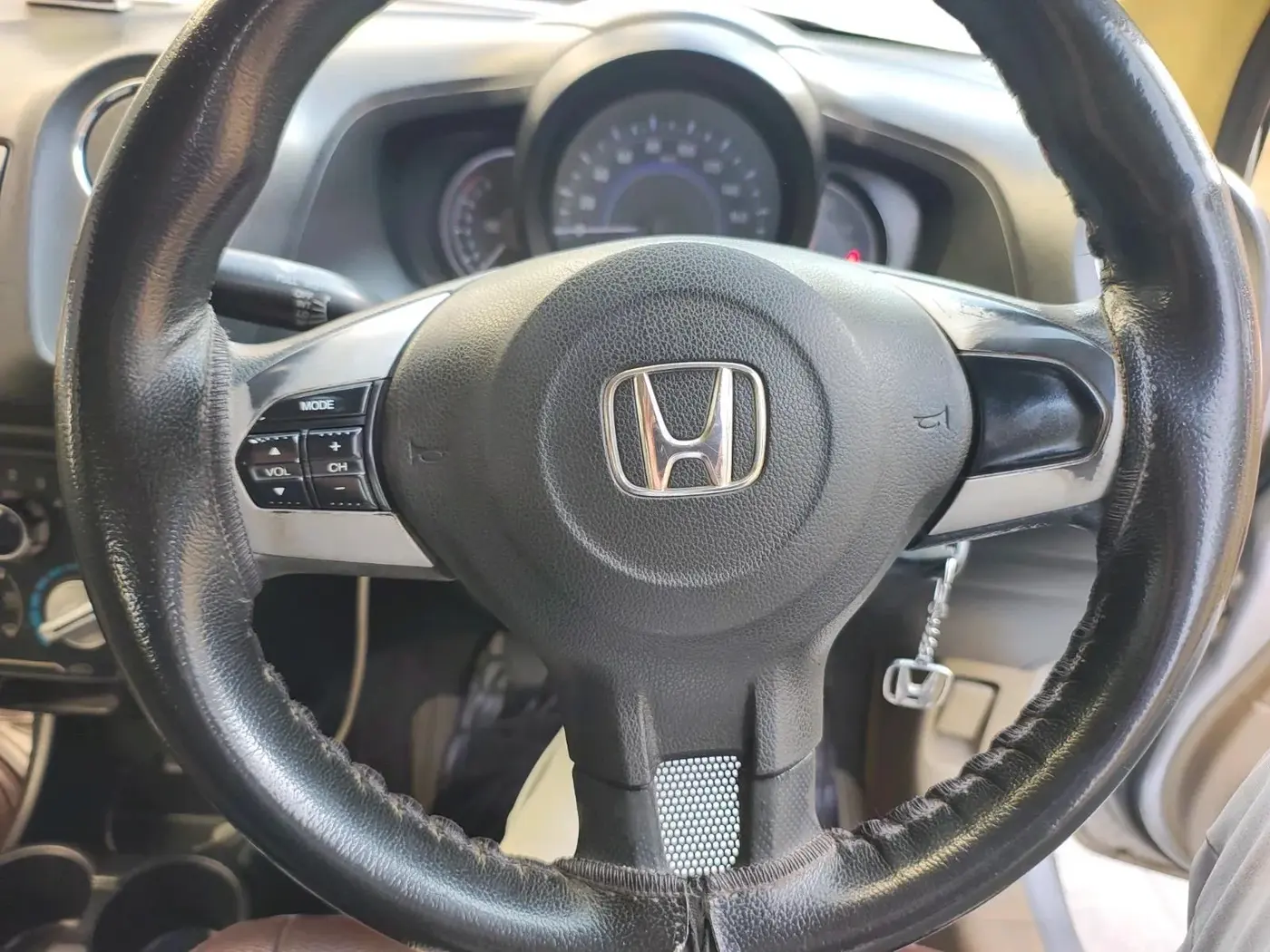 2015 Honda Amaze 1.2L I-VTEC S, Petrol, Manual, 1,11,304 km, interior