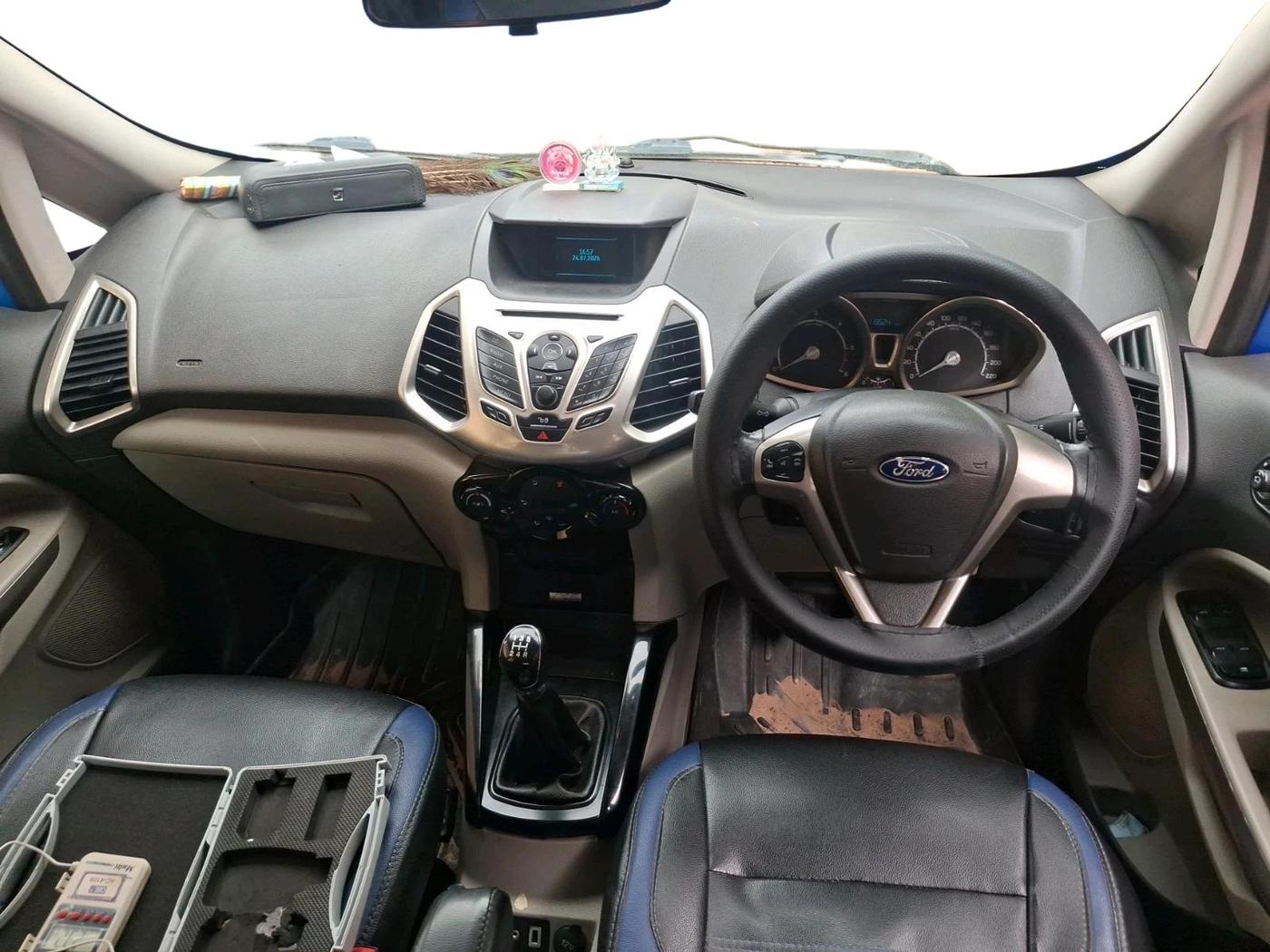 2014 Ford Ecosport TITANIUM 1.5L DIESEL, Diesel, Manual, 1,19,524 km, interior