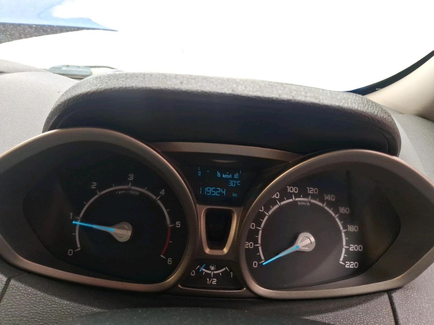 2014 Ford Ecosport TITANIUM 1.5L DIESEL, Diesel, Manual, 1,19,524 km, interior