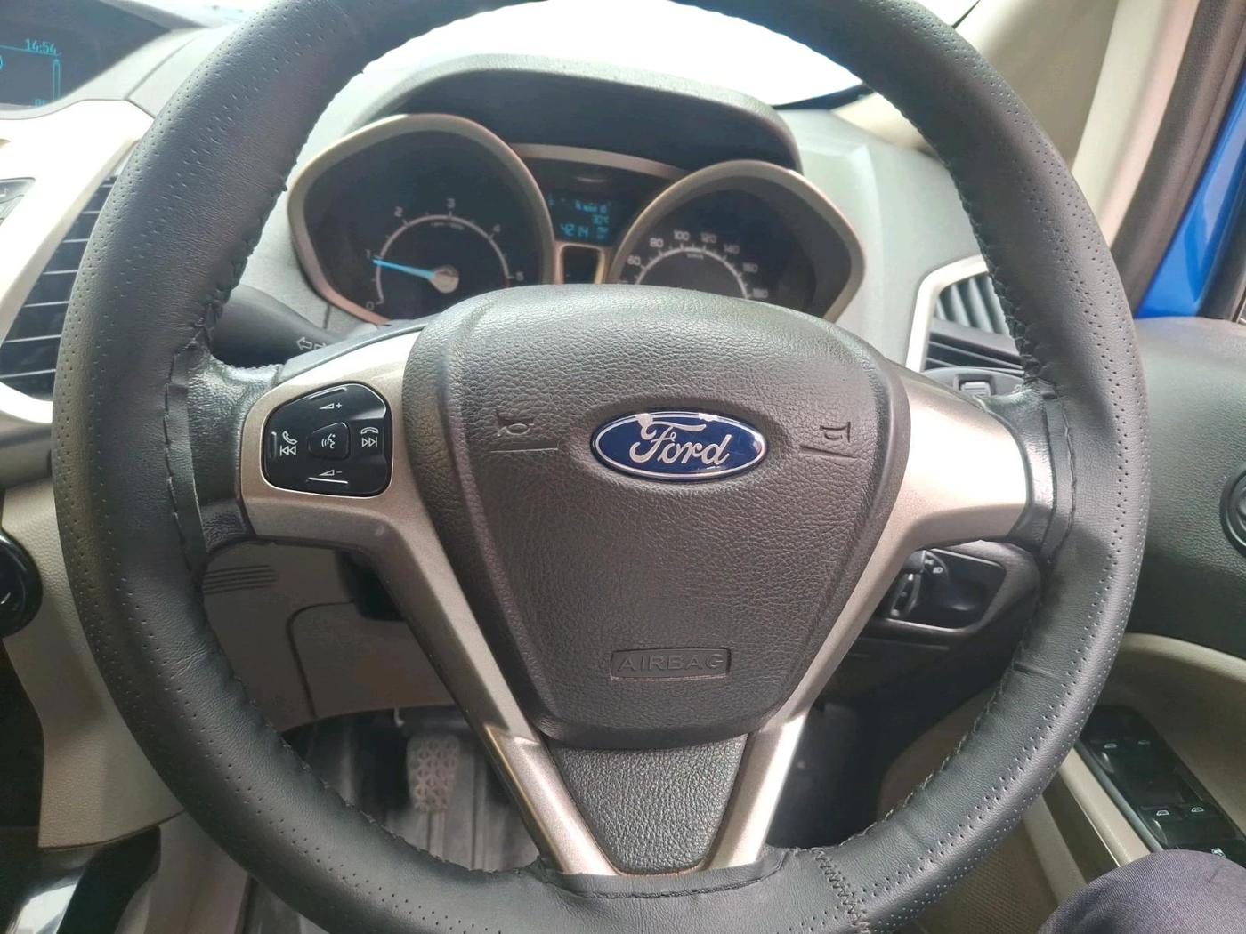 2014 Ford Ecosport TITANIUM 1.5L DIESEL, Diesel, Manual, 1,19,524 km, interior