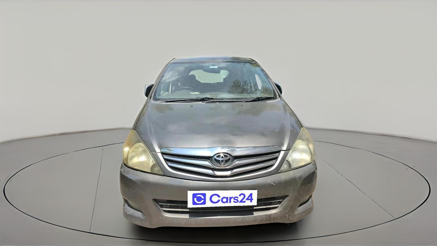 2011 Toyota Innova V 2.5 8 STR, Diesel, Manual, 1,87,157 km, exterior