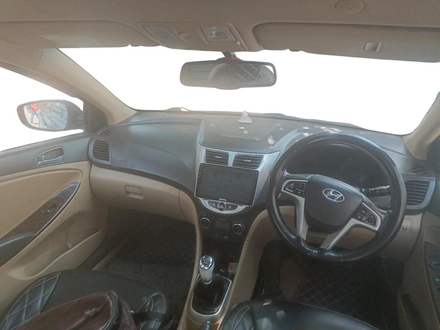 2014 Hyundai Verna FLUIDIC 1.6 CRDI SX OPT, Diesel, Manual, 99,741 km, interior