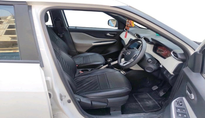 2023 Nissan MAGNITE XV MT, Petrol, Manual, 8,674 km, interior