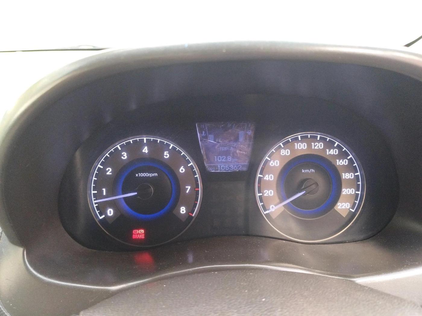 2011 Hyundai Verna FLUIDIC 1.6 VTVT SX, Petrol, Manual, 1,05,362 km, interior