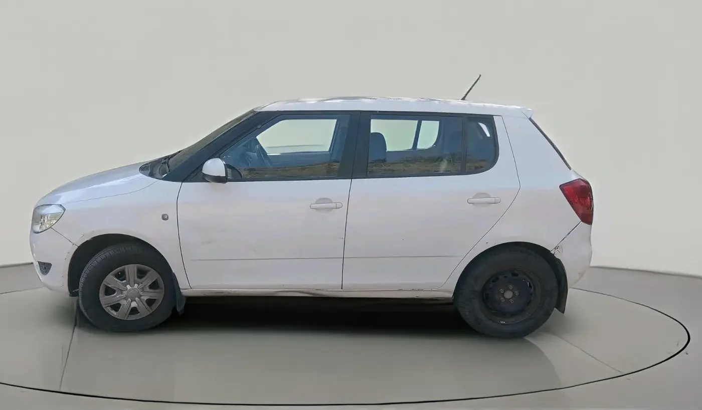 2011 Skoda Fabia AMBITION PLUS 1.2 TDI CR, Diesel, Manual, 1,16,798 km, exterior
