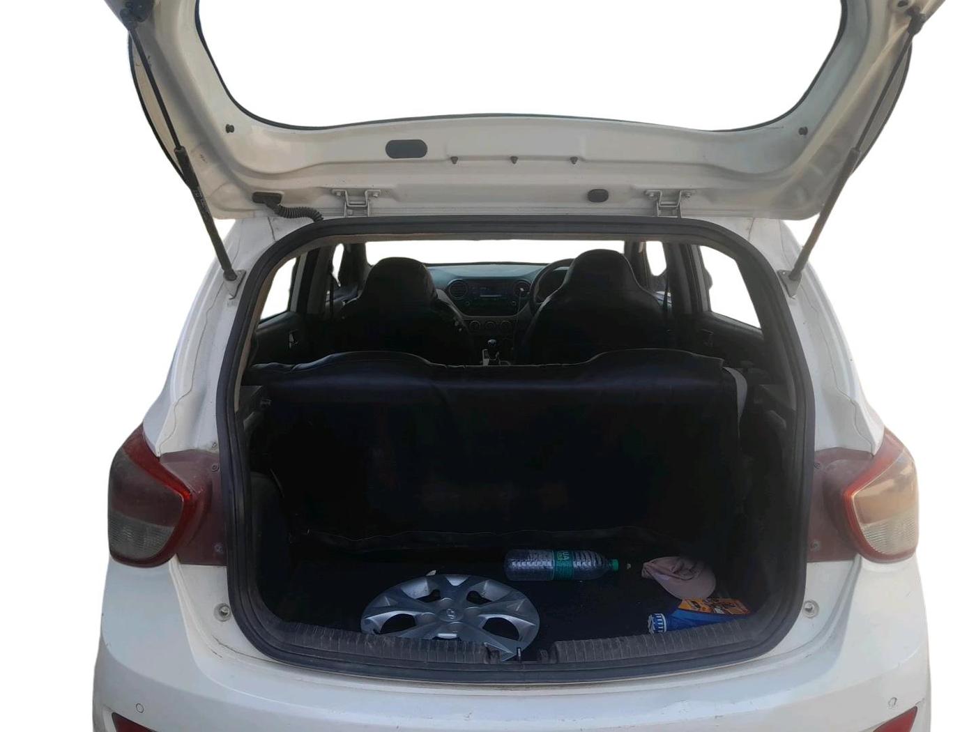 2014 Hyundai Grand i10 SPORTZ 1.1 CRDI, Diesel, Manual, 2,71,638 km, exterior