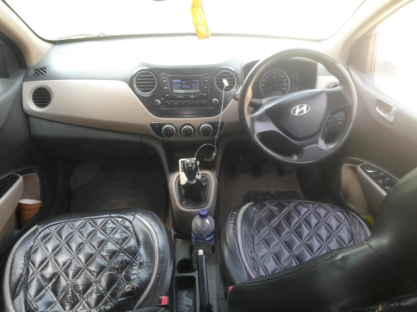 2014 Hyundai Grand i10 SPORTZ 1.1 CRDI, Diesel, Manual, 2,71,638 km, interior