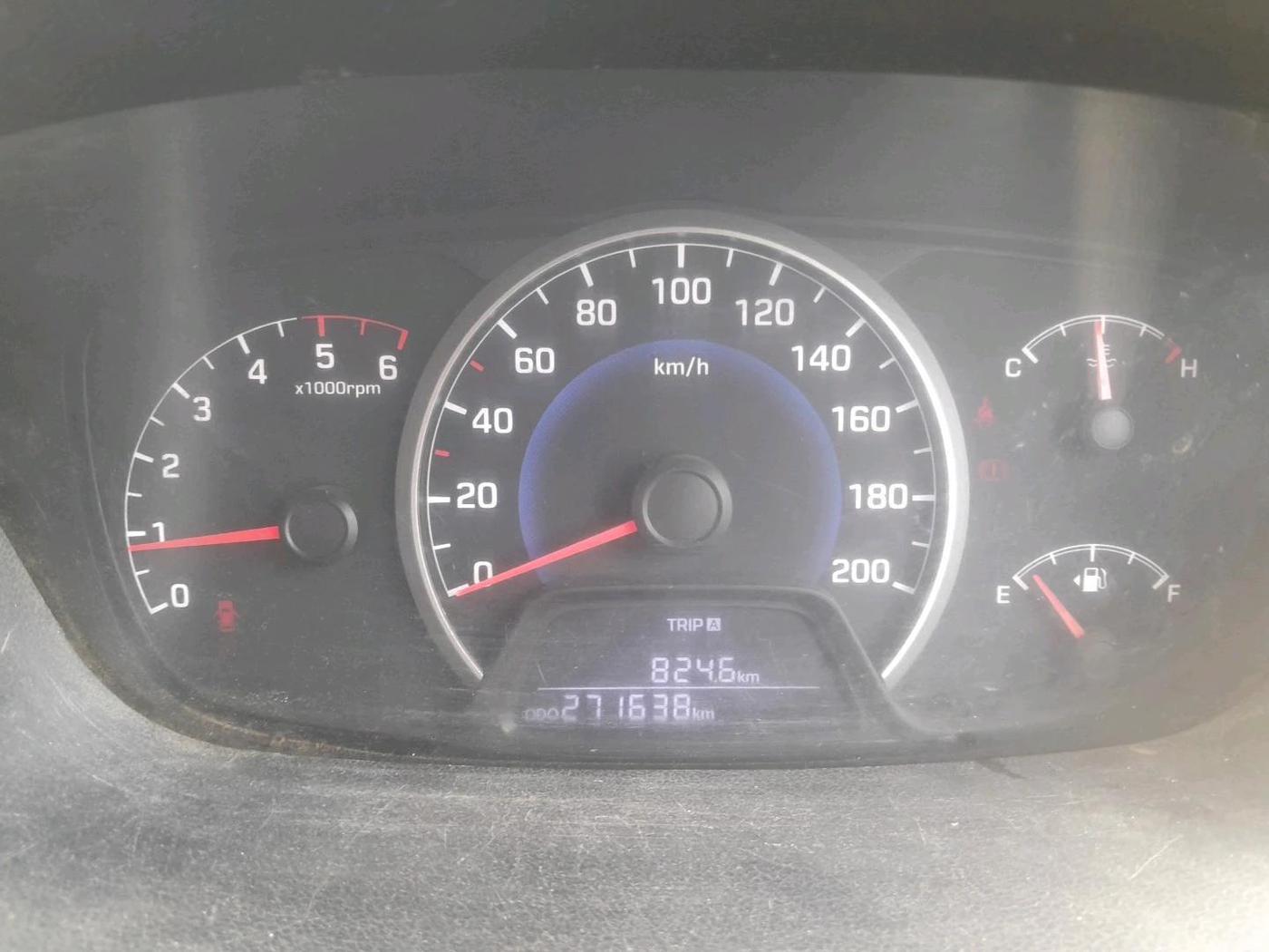 2014 Hyundai Grand i10 SPORTZ 1.1 CRDI, Diesel, Manual, 2,71,638 km, interior