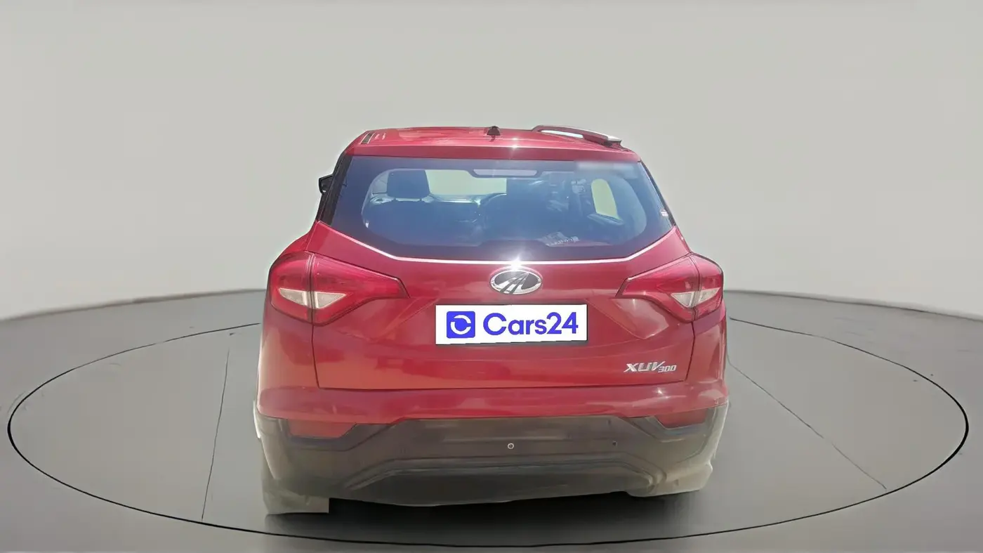 2021 Mahindra XUV300 W4 1.5 DIESEL, Diesel, Manual, 1,57,979 km, exterior