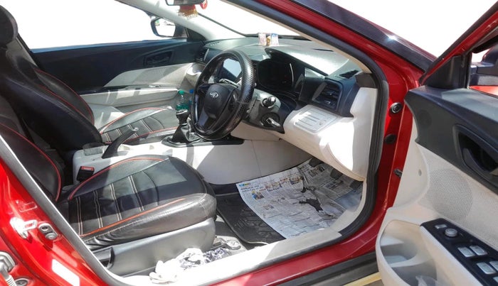 2021 Mahindra XUV300 W4 1.5 DIESEL, Diesel, Manual, 1,57,979 km, interior