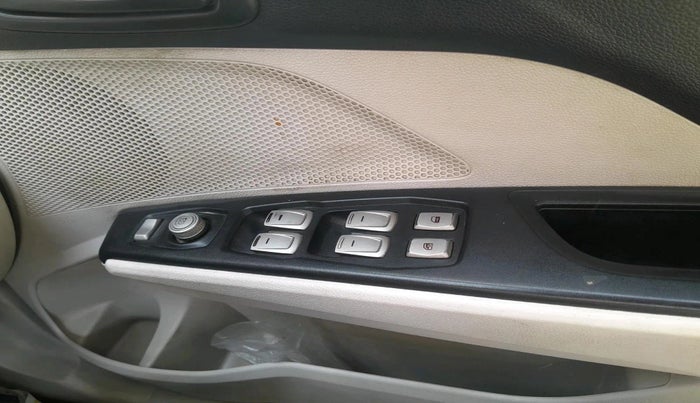 2021 Mahindra XUV300 W4 1.5 DIESEL, Diesel, Manual, 1,57,979 km, interior