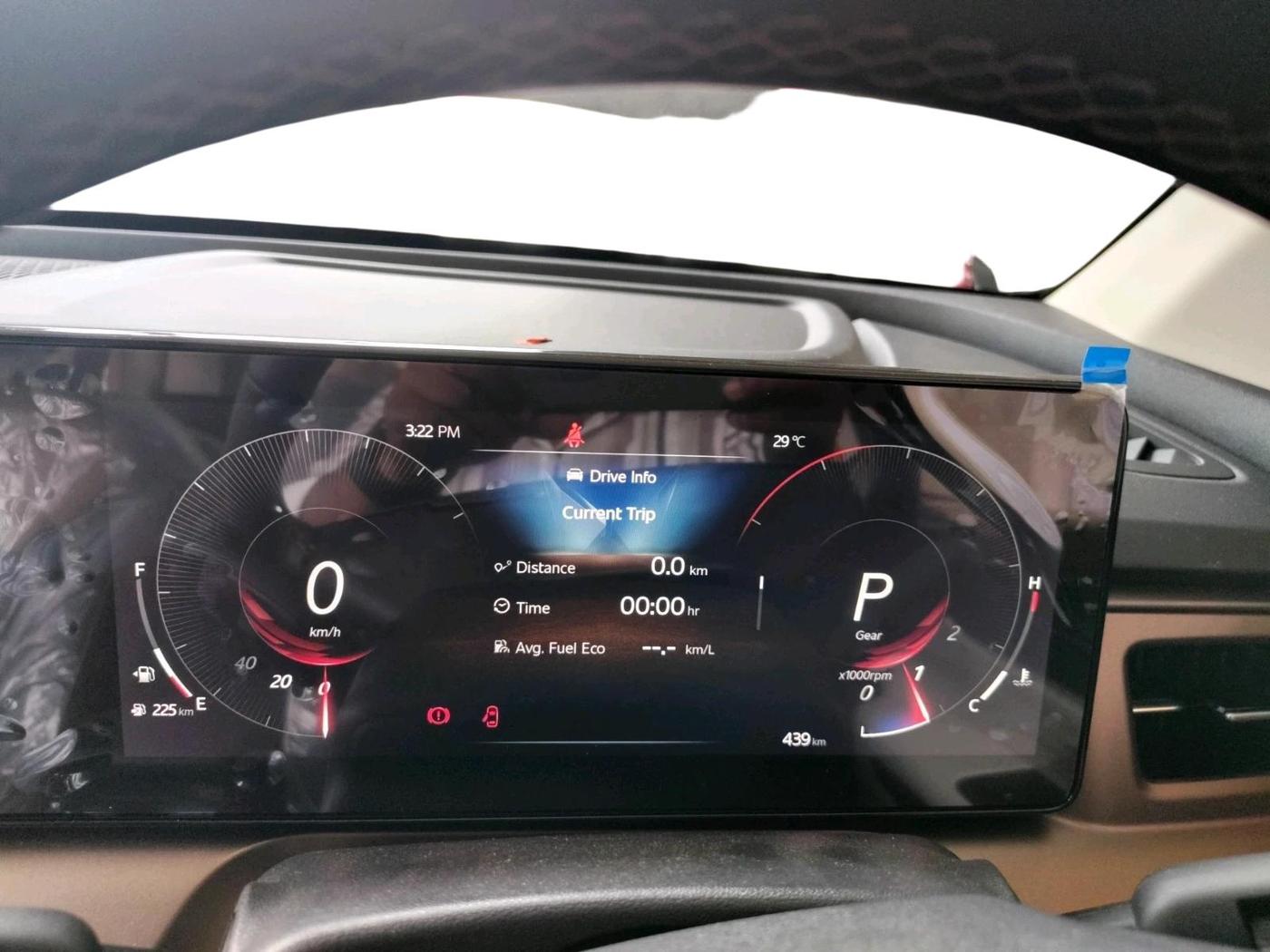 2026 Mahindra XUV700 AX 7 P AT 7 STR, Petrol, Automatic, 439 km, interior