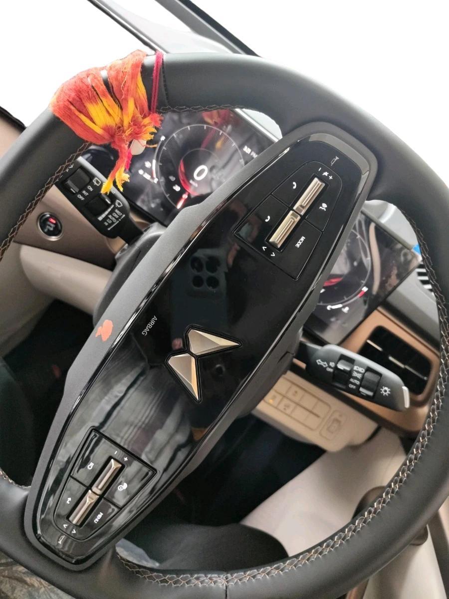 2026 Mahindra XUV700 AX 7 P AT 7 STR, Petrol, Automatic, 439 km, interior