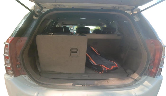 2012 Mahindra XUV500 W8, Diesel, Manual, 2,89,932 km, exterior