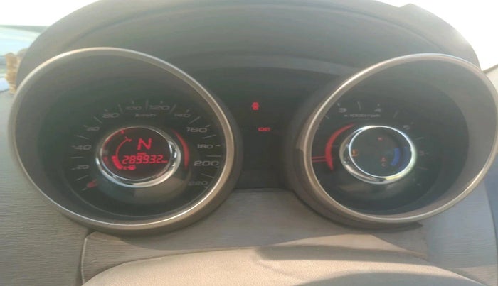 2012 Mahindra XUV500 W8, Diesel, Manual, 2,89,932 km, interior