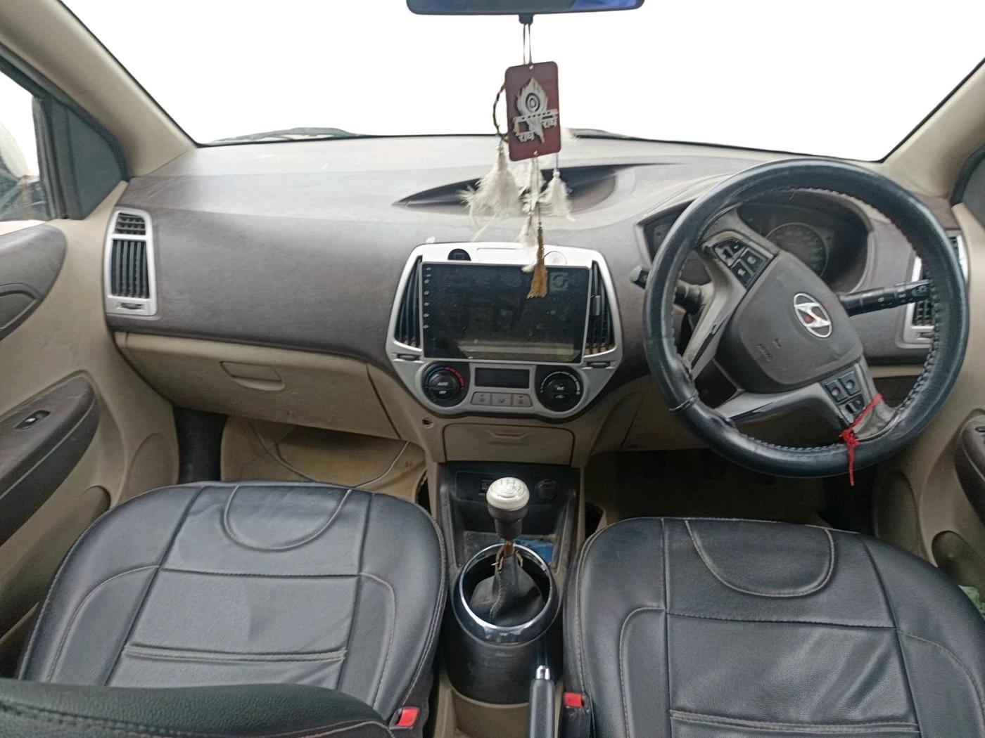 2012 Hyundai i20 SPORTZ 1.2, Petrol, Manual, 1,20,821 km, interior