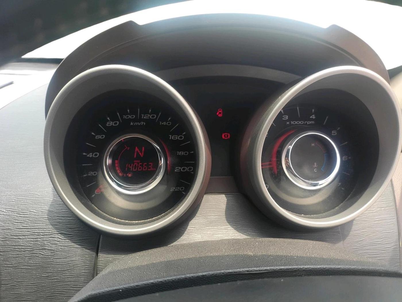 2014 Mahindra XUV500 W8, Diesel, Manual, 1,40,663 km, interior