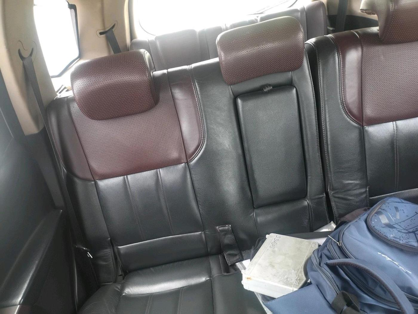 2014 Mahindra XUV500 W8, Diesel, Manual, 1,40,663 km, interior