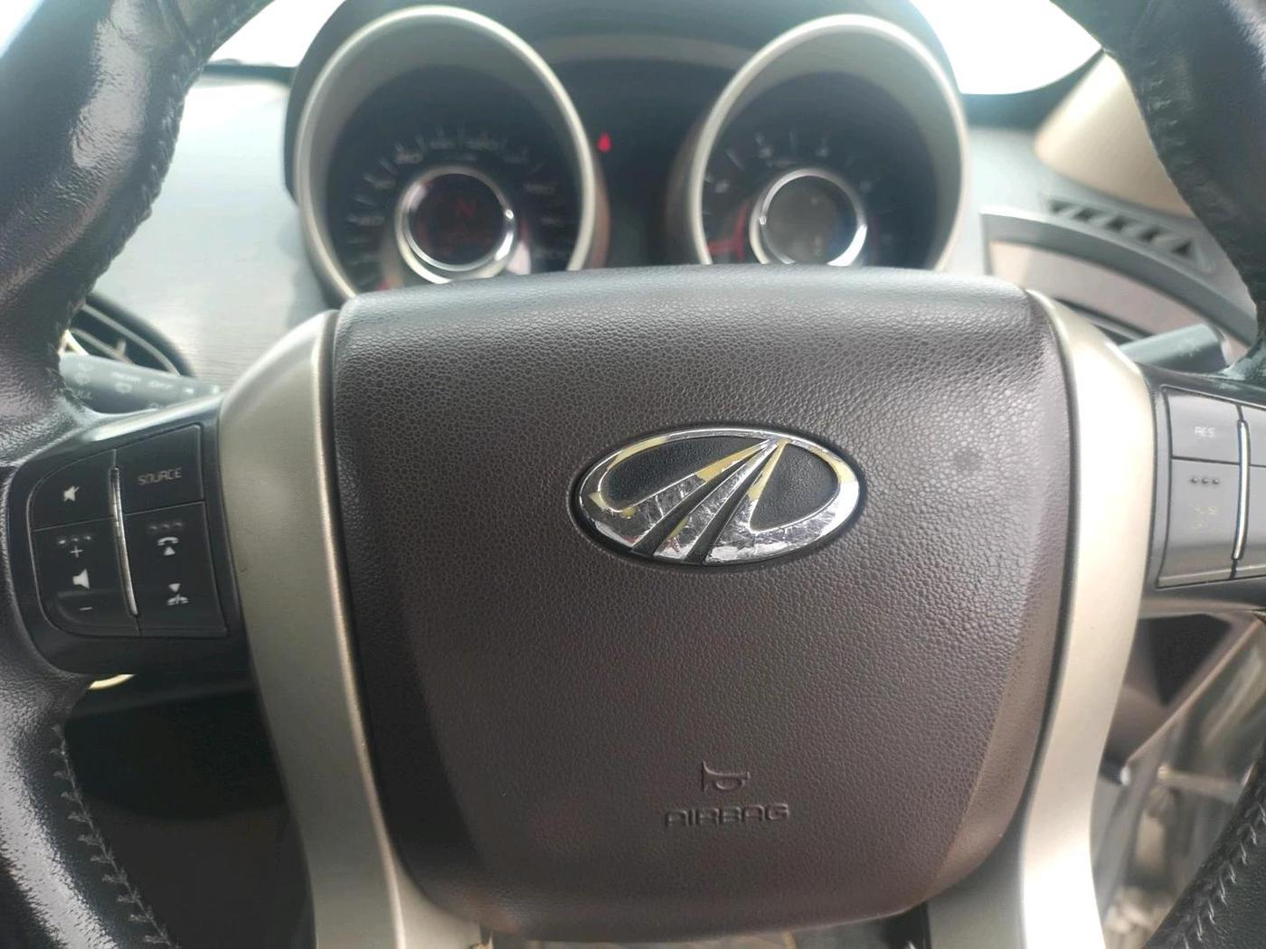 2014 Mahindra XUV500 W8, Diesel, Manual, 1,40,663 km, interior