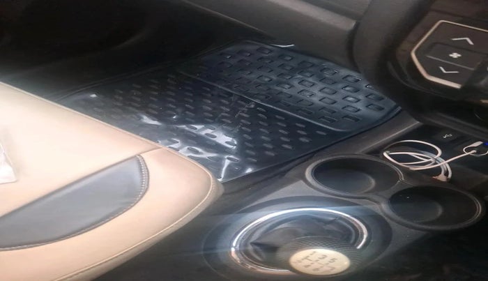 2016 Honda BR-V 1.5L I-VTEC V, Petrol, Manual, 1,05,160 km, interior