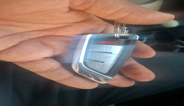 2016 Honda BR-V 1.5L I-VTEC V, Petrol, Manual, 1,05,160 km, interior