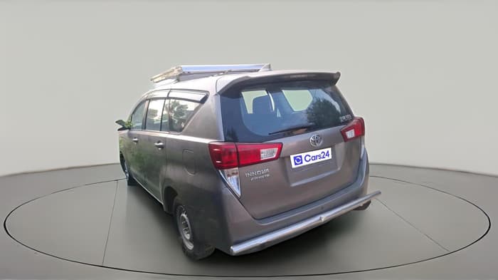 2017 Toyota Innova Crysta 2.4 GX 7 STR, Diesel, Manual, 1,02,975 km, exterior