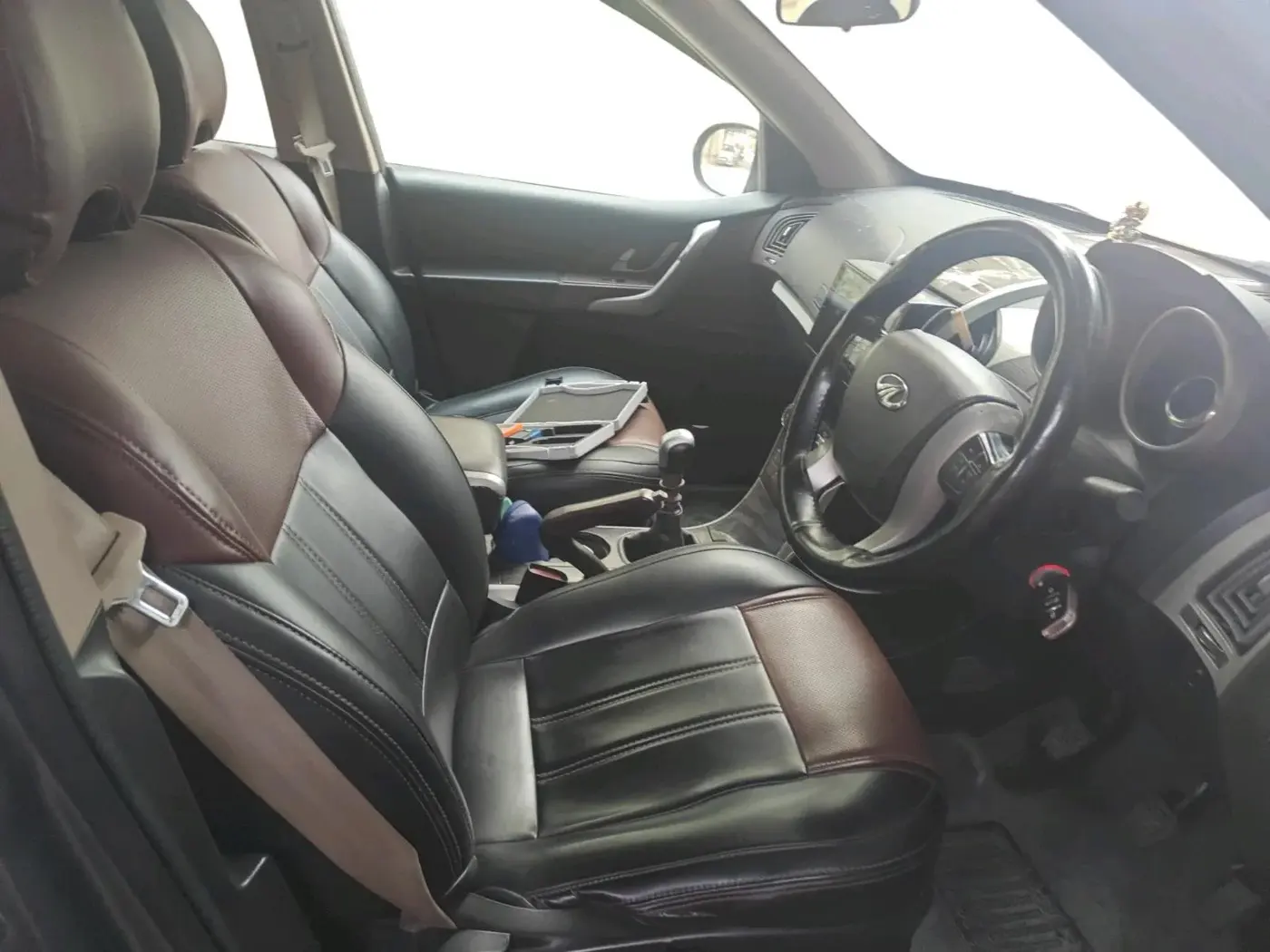 2013 Mahindra XUV500 W8, Diesel, Manual, 85,000 km, interior
