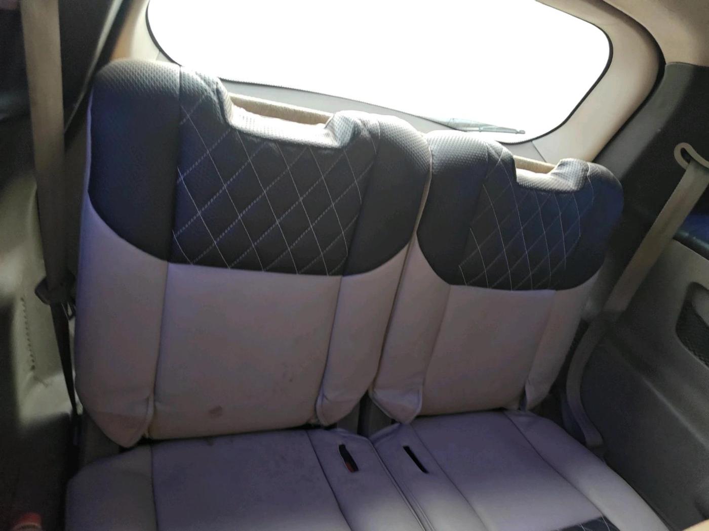 2014 Mahindra XUV500 W4, Diesel, Manual, 1,02,456 km, interior