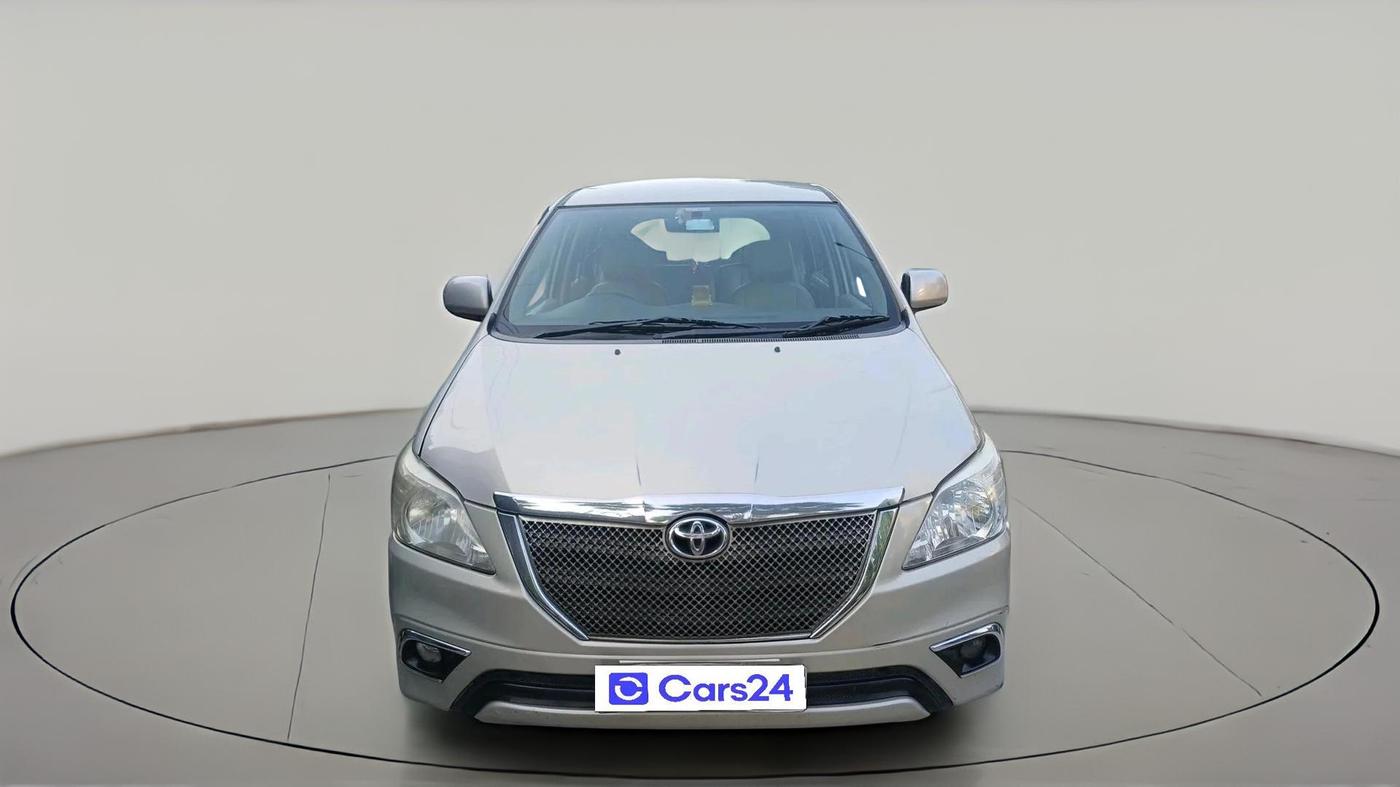 2013 Toyota Innova 2.5 GX 8 STR, Diesel, Manual, 3,20,166 km, exterior