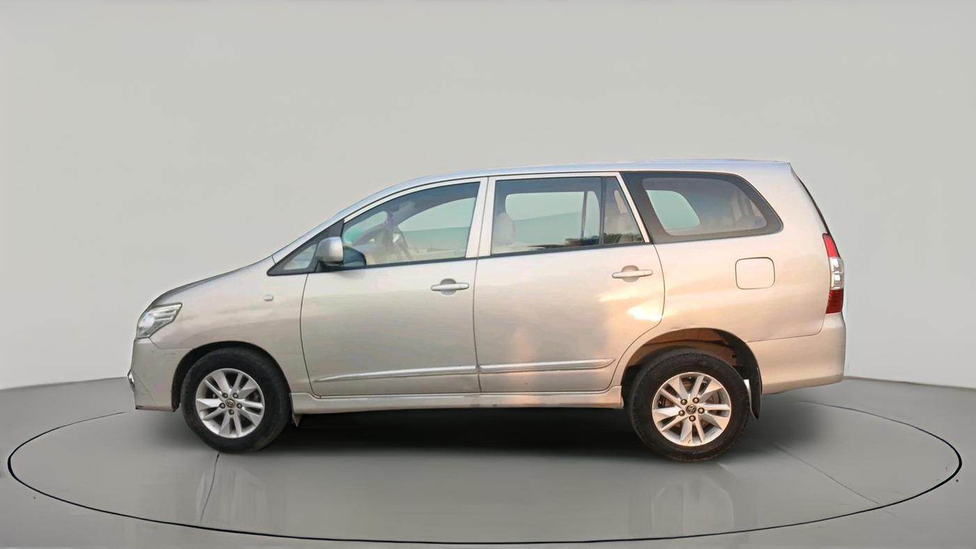 2013 Toyota Innova 2.5 GX 8 STR, Diesel, Manual, 3,20,166 km, exterior