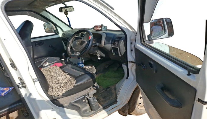 2022 Maruti Eeco 5 STR AC (O), Petrol, Manual, 40,801 km, interior