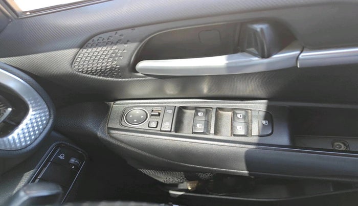 2021 KIA SONET HTK PLUS 1.2, Petrol, Manual, 68,225 km, interior