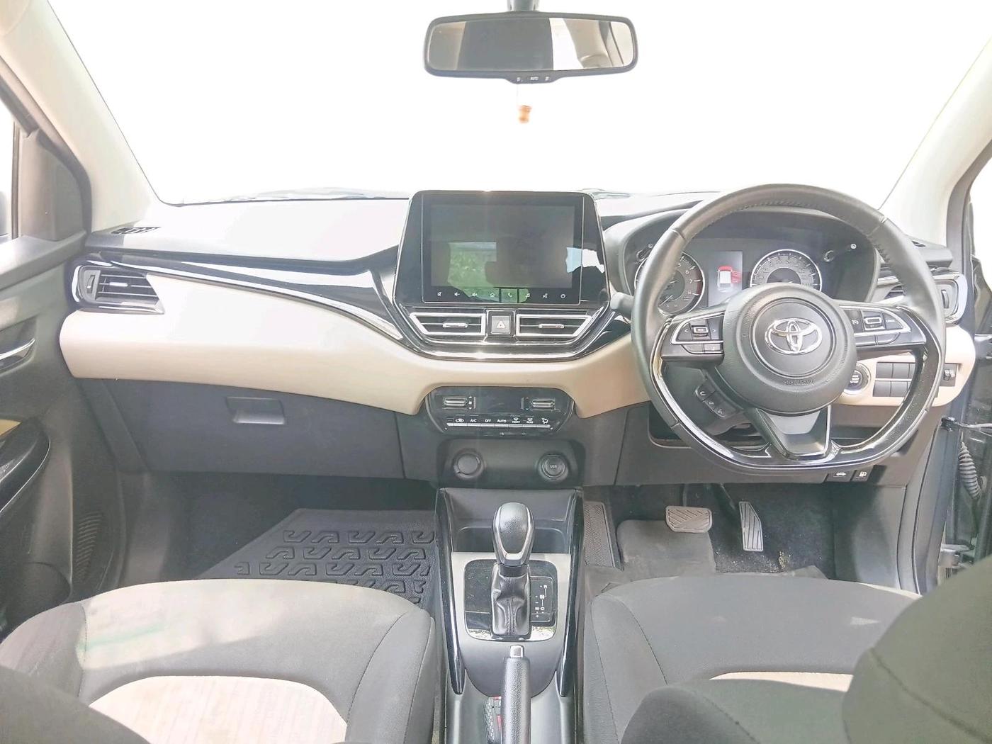 2024 Toyota Glanza V AMT, Petrol, Automatic, 11,354 km, interior
